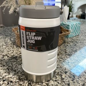 Stanley 40oz ice flow flip straw jug
